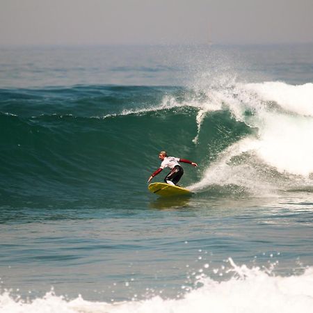 Hôtel Surfivor Surf Camp à Esmoriz Extérieur photo