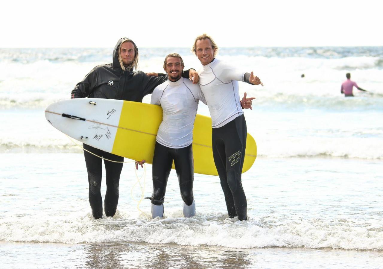 Hôtel Surfivor Surf Camp à Esmoriz Extérieur photo