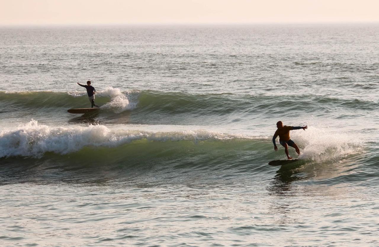 Hôtel Surfivor Surf Camp à Esmoriz Extérieur photo