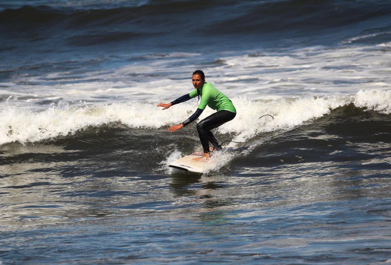 Hôtel Surfivor Surf Camp à Esmoriz Extérieur photo