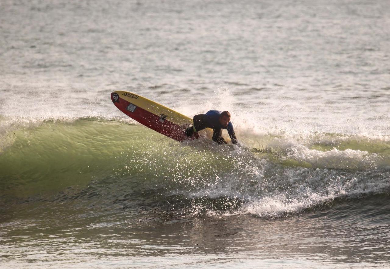 Hôtel Surfivor Surf Camp à Esmoriz Extérieur photo
