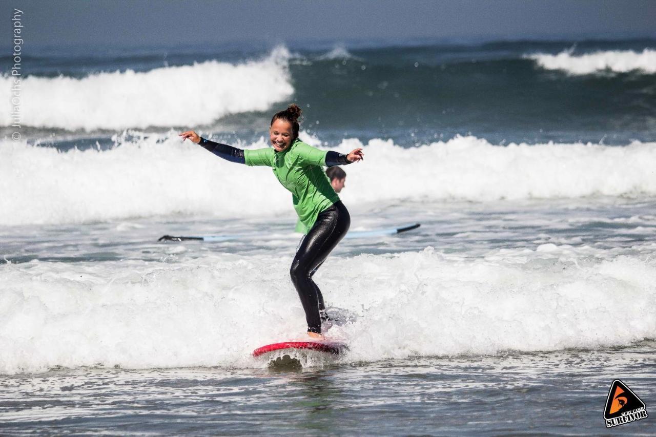 Hôtel Surfivor Surf Camp à Esmoriz Extérieur photo