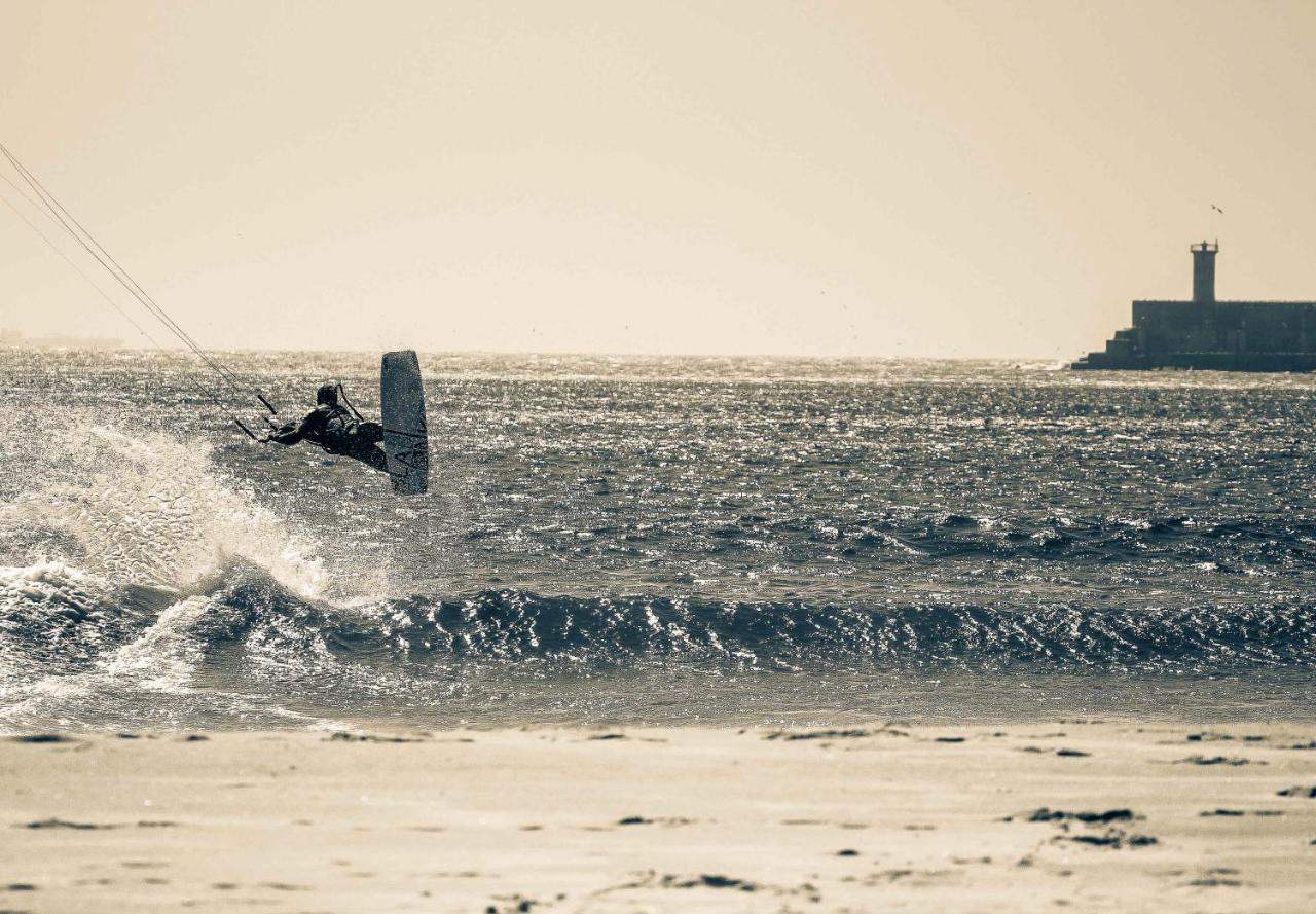Hôtel Surfivor Surf Camp à Esmoriz Extérieur photo